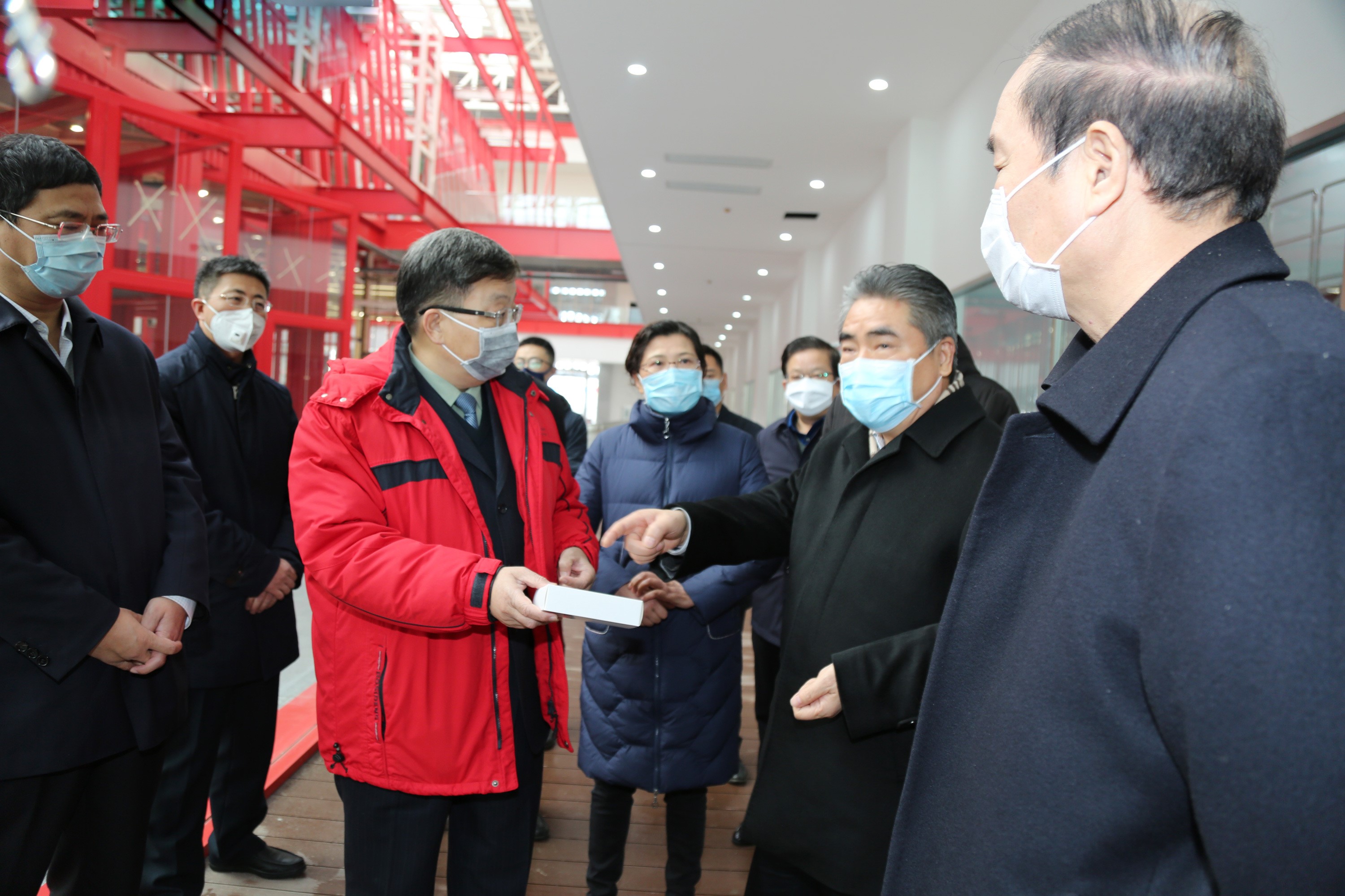 市委書記項雪龍一行蒞臨康緣藥業 關懷指導新冠肺炎防控藥物生產工作